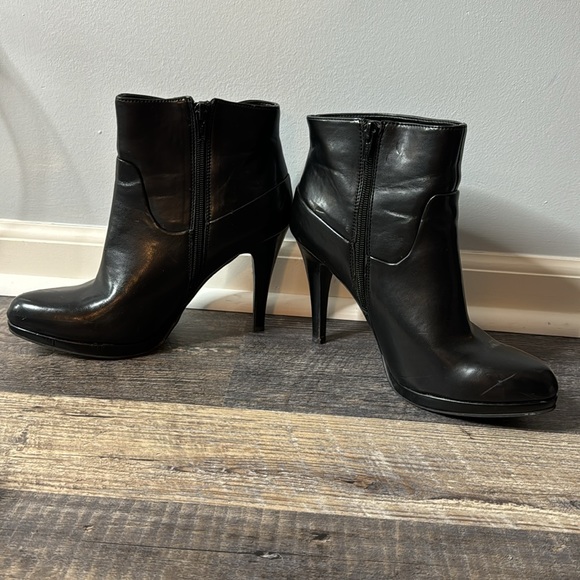 Nine West heeled booties size 8.5 - Picture 3 of 9